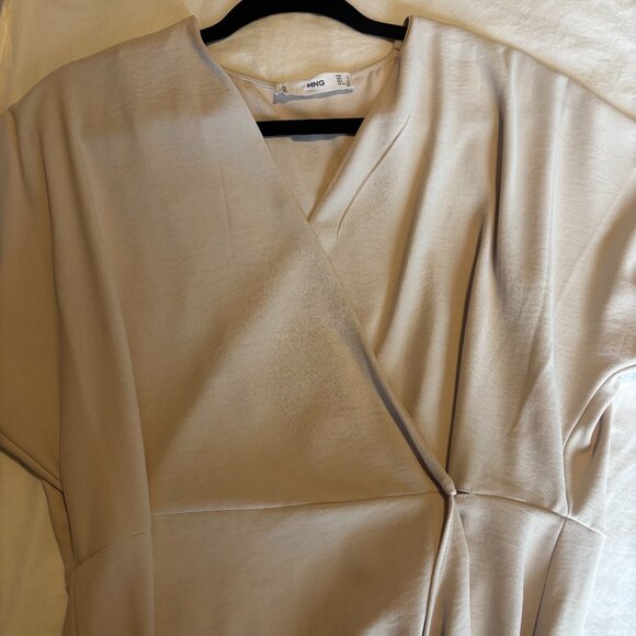 Dress - Picture 2 of 4